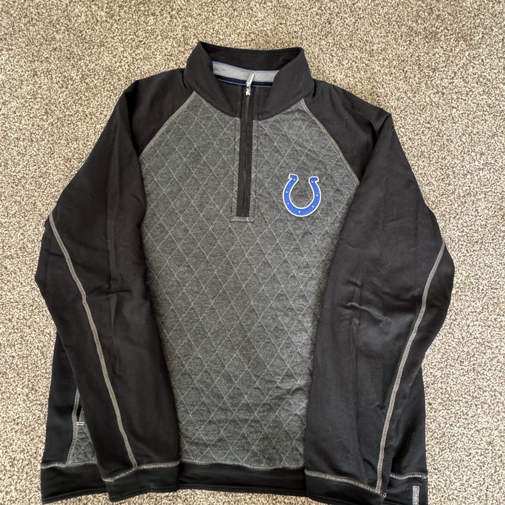 TOMMY BAHAMA Indianapolis Colts NFL Team quilted Quarter-Zip Pullover.